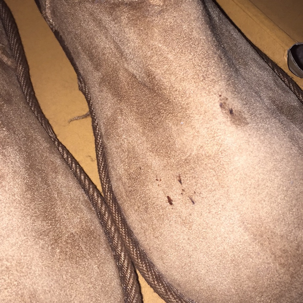 Boots ! - Picture 2 of 3